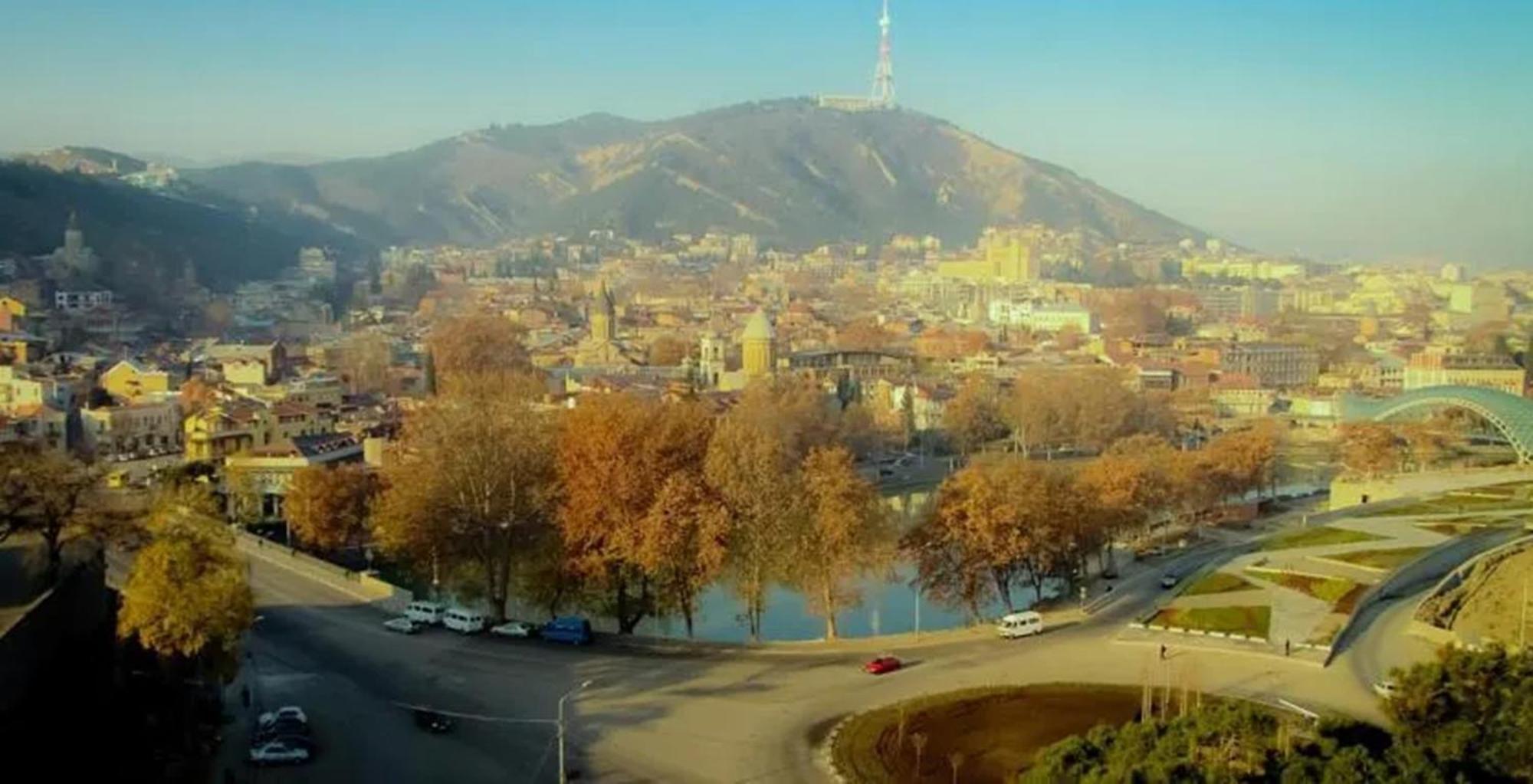 Green Tower Hotel Тбилиси Екстериор снимка