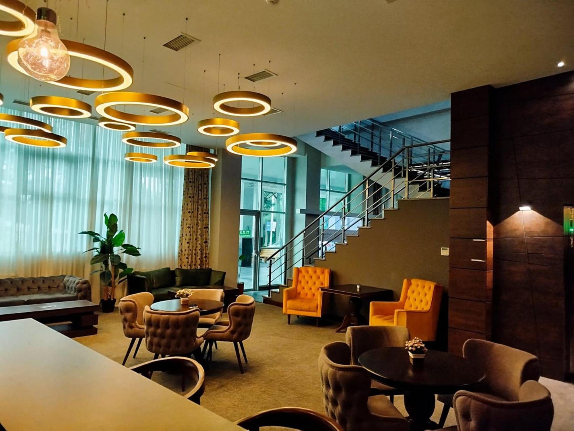 Green Tower Hotel Тбилиси Екстериор снимка