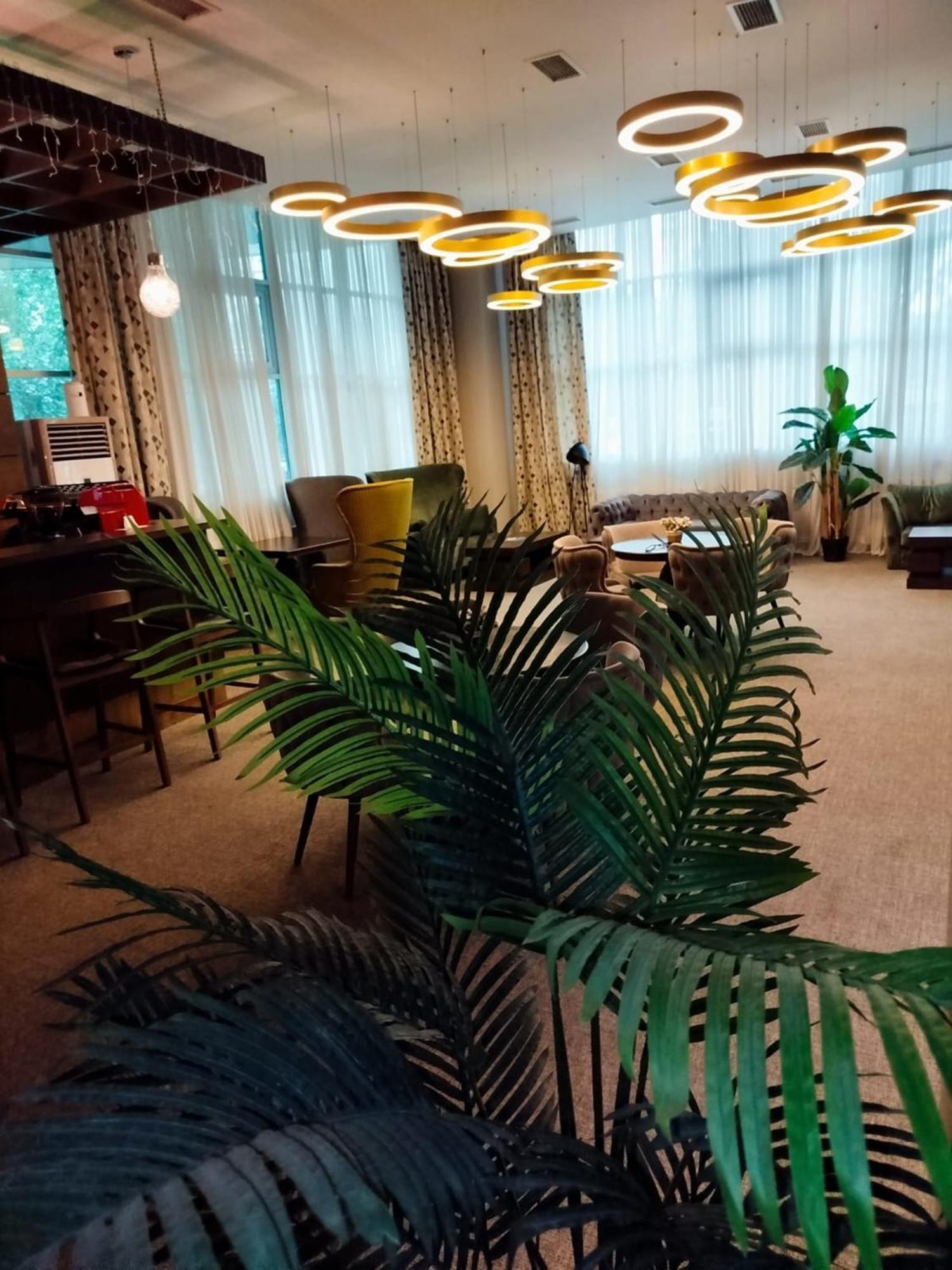 Green Tower Hotel Тбилиси Екстериор снимка
