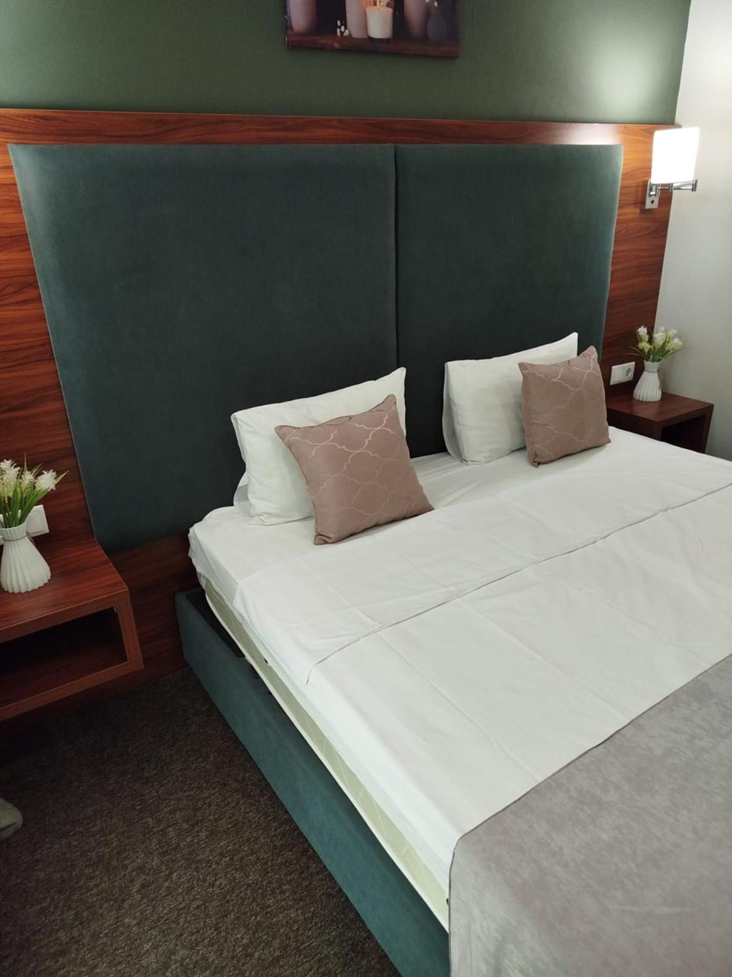 Green Tower Hotel Тбилиси Екстериор снимка