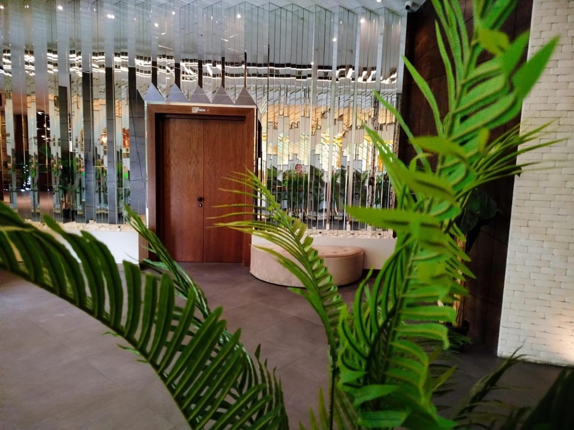 Green Tower Hotel Тбилиси Екстериор снимка