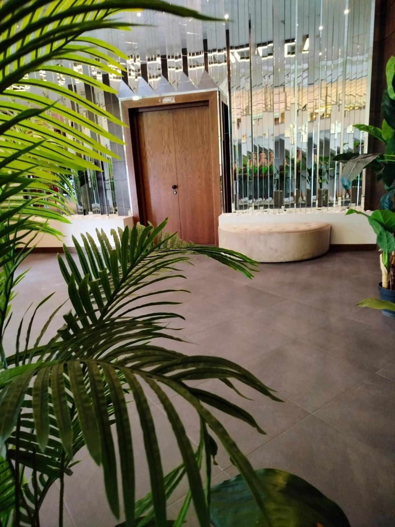 Green Tower Hotel Тбилиси Екстериор снимка